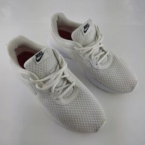 Nike Running Shoes Womens 9.5 Tanjun White Athletic Sneakers 812655-110